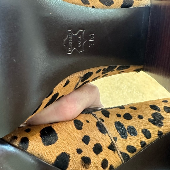 Tory Burch leopard heels - Picture 4 of 5